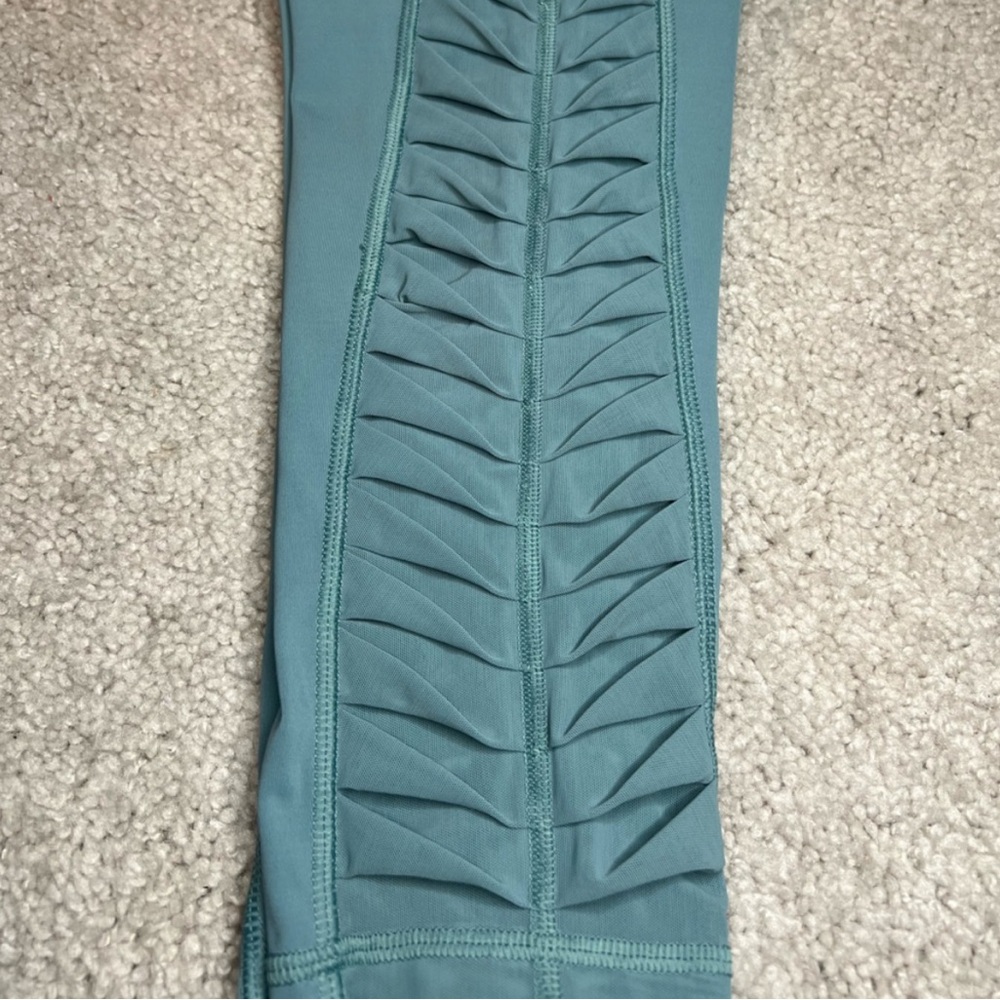 Victoria Secrets Sports - Total Knockout Tight - Size Medium - Picture 12 of 16